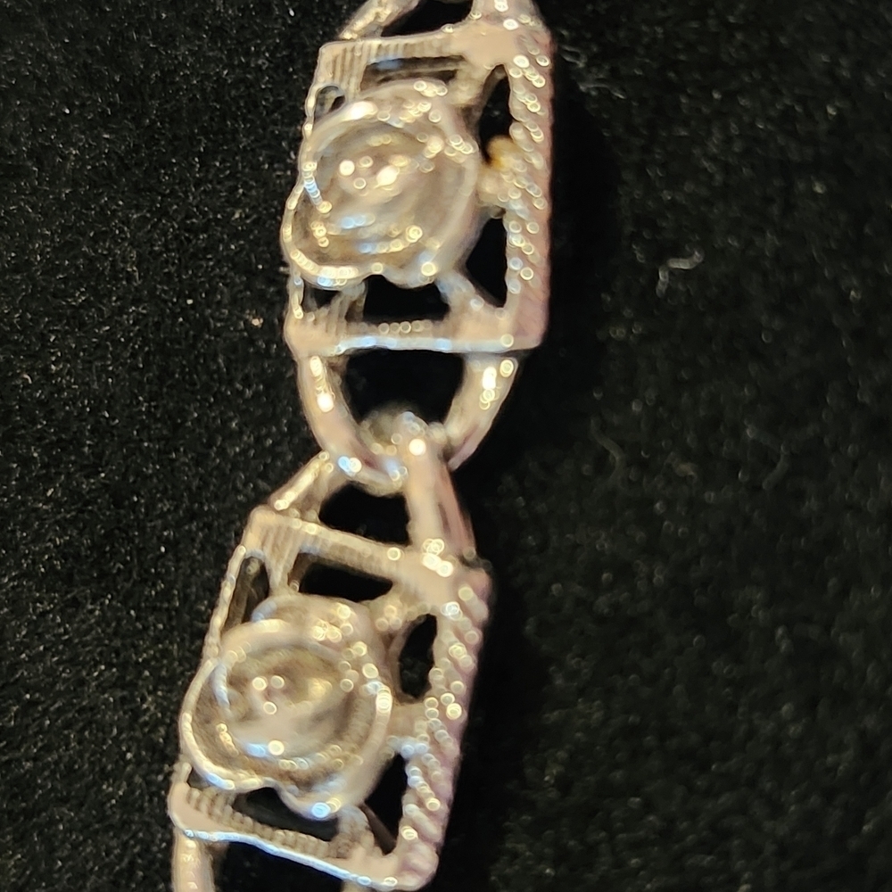 Elegant Silvertone Bracelet Sarah Coventry Bracelet - Picture 3 of 3